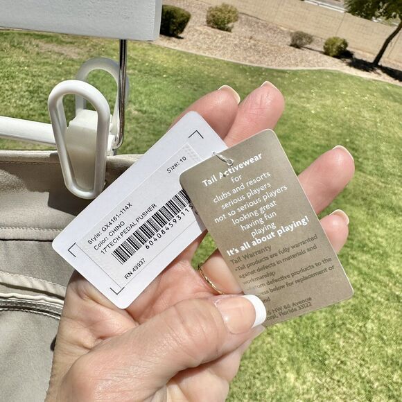 Tail Tech Women’s 17” Chino Golf ATHLEISURE Pedal Pusher Slant Pocket Size 10 - Picture 2 of 8